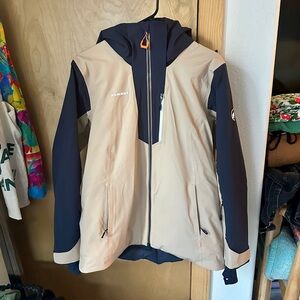 Like new Mammut ski/snowboard jacket